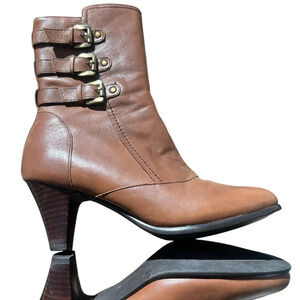 Arctica lined beautiful heeled boots size 7.5 new condition (worn under 5 times)
